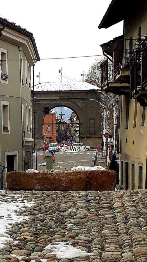 La Petite Maison De Julie Aosta Bagian luar foto